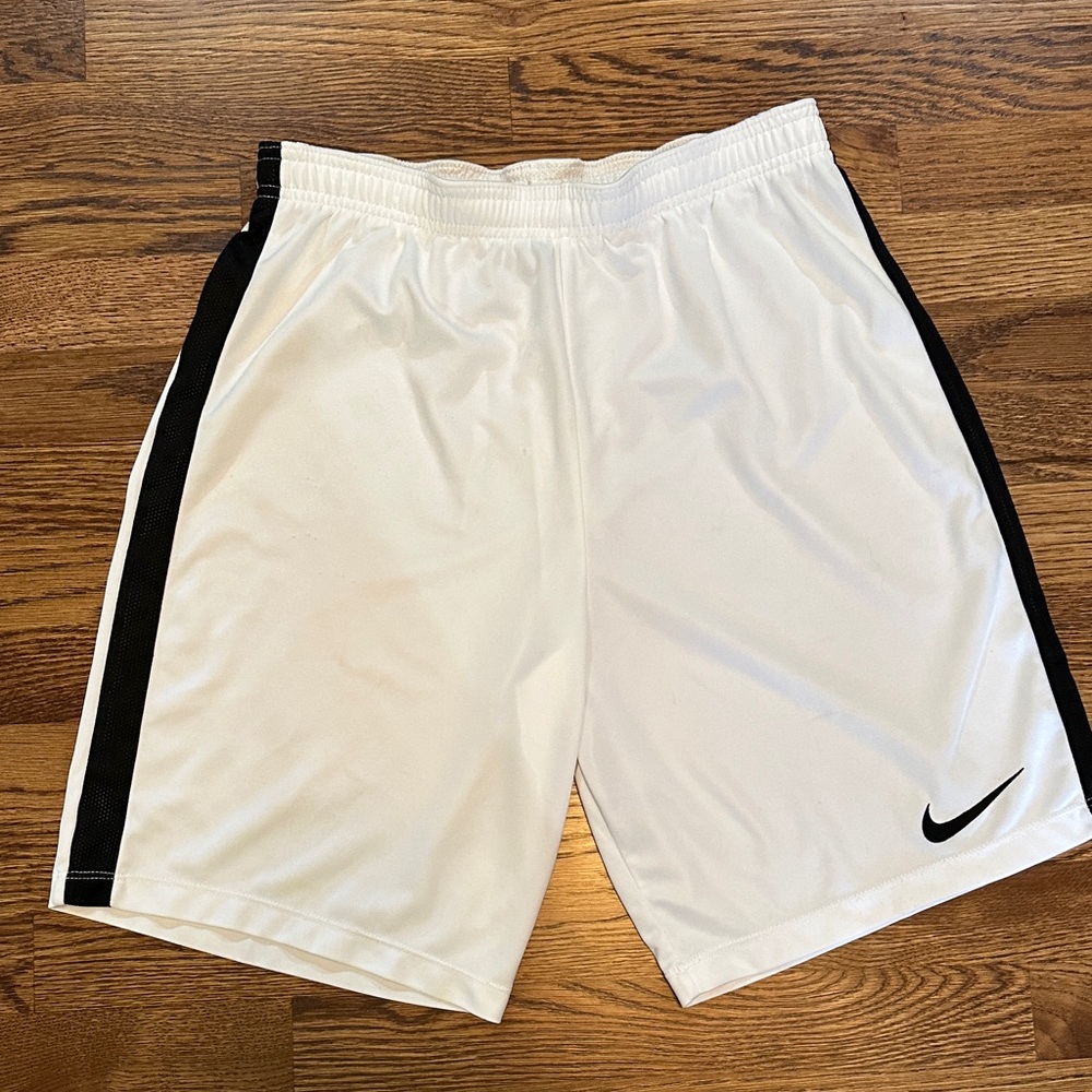 Nike Men's White and Black Athletic Shorts